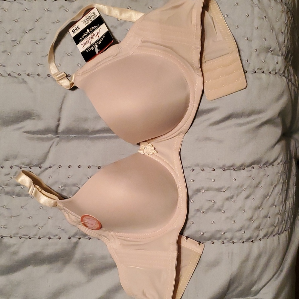 NEW bra w/ adjustable straps